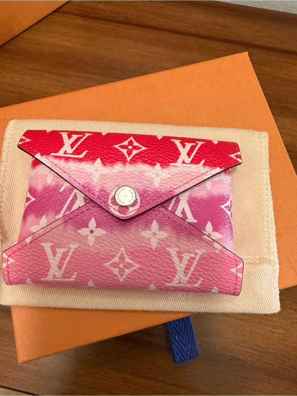 Louis Vuitton Pink to Red Gradient Monogram small ESCALE Kirigami Pochette Rouge